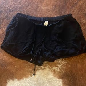 Old Navy - size S black shorts